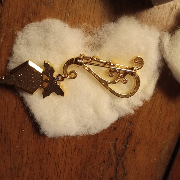 Vintage Lantern Light diamond gold tone Brooch.nib dated 1991 named winter glow - Picture 10 of 12